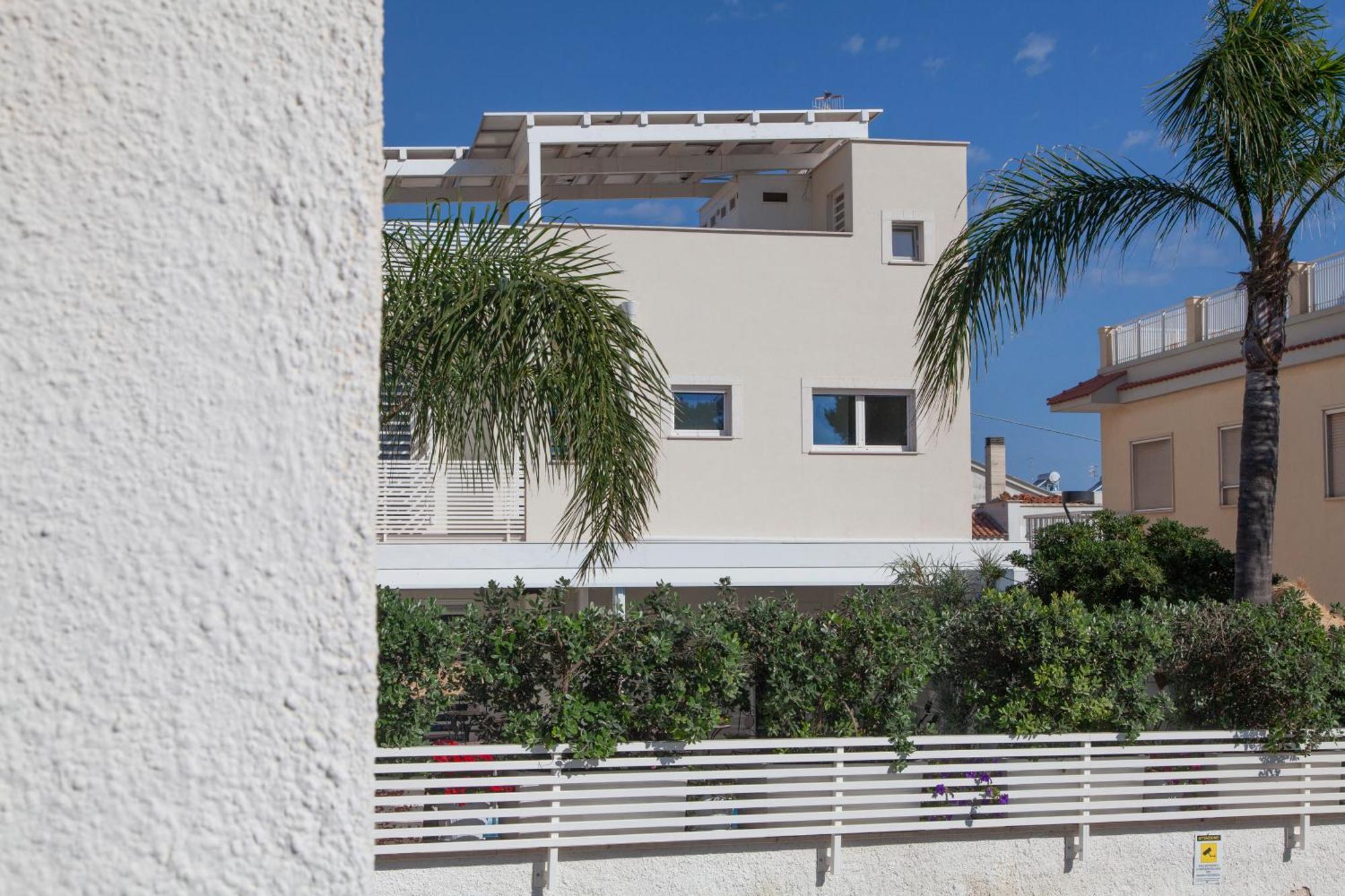 Dimora Nesea Bed & Breakfast Cozze Exterior photo